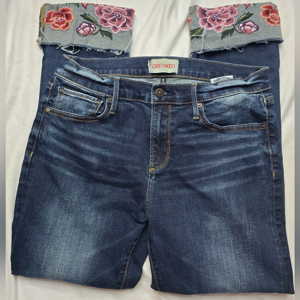Driftwood Colette Floral Embroidered Cuff Jeans Dark Wash Crop Size 30 - Picture 3 of 10